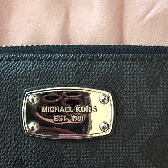Michael Kors Black Textured Wallet - Picture 6 of 8